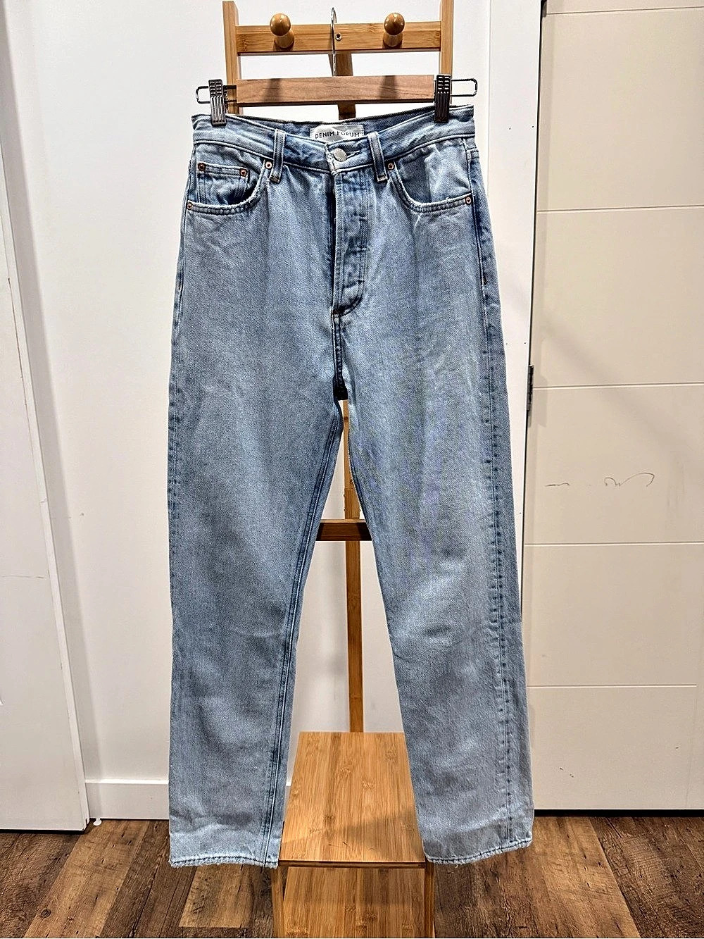Denim Forum '90s Cinched Hi-Rise Straight High Rise Straight Leg Jeans Waist 24